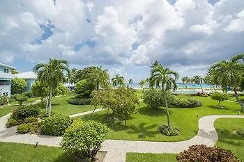 Silver Sands Condominiums Upper Land 4*, West Bay