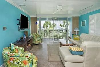 Silver Sands Condominiums Upper Land Hotel