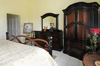 Silver Sands Condominiums Upper Land West Bay