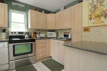 Silver Sands Condominiums Upper Land 4*, West Bay