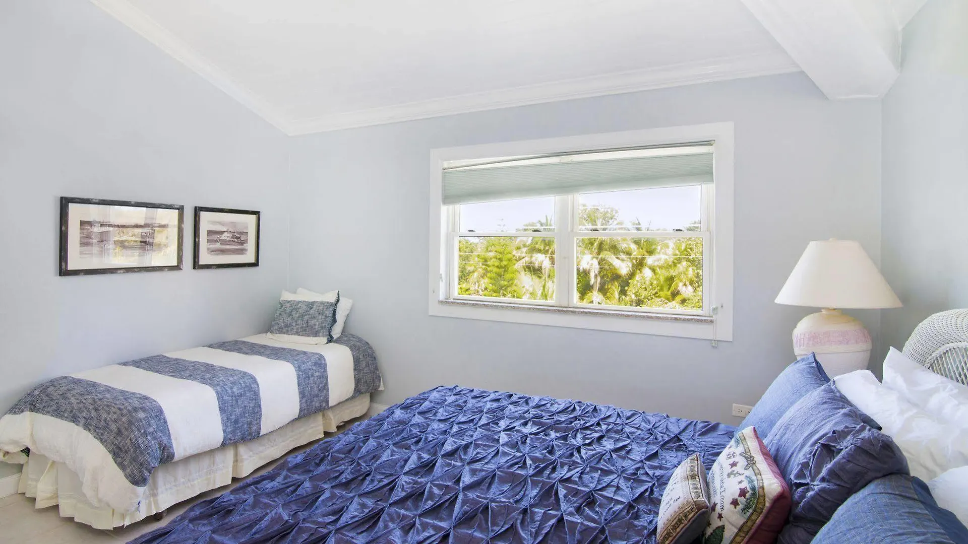 Silver Sands Condominiums Upper Land 4*, West Bay
